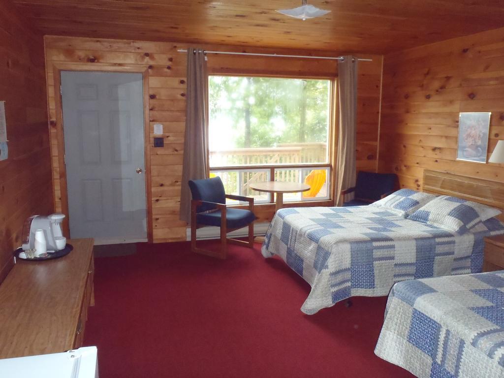 Red Lodge Resort Little Current Pokoj fotografie