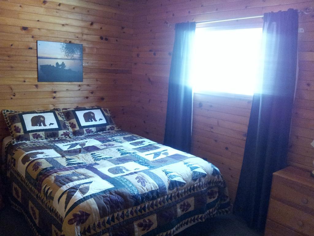 Red Lodge Resort Little Current Pokoj fotografie