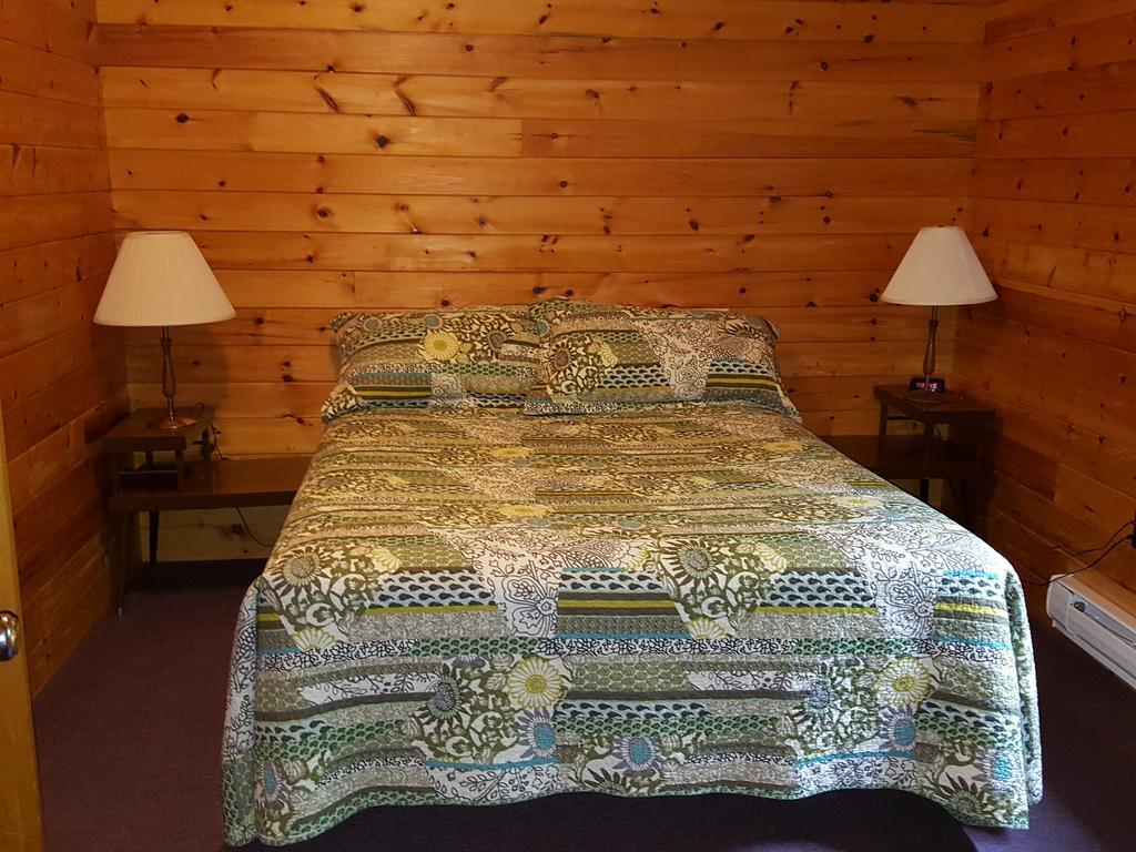 Red Lodge Resort Little Current Pokoj fotografie